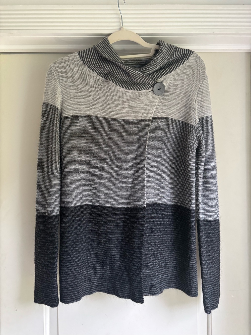 Elisabetta Collection Cozy Gray Ombre Button-Cowl Pullover Sweater made in Italy